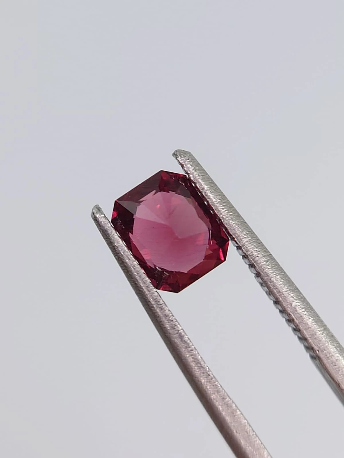 0.97ct Natural Rhodolite Garnet From Tanzania — view 2